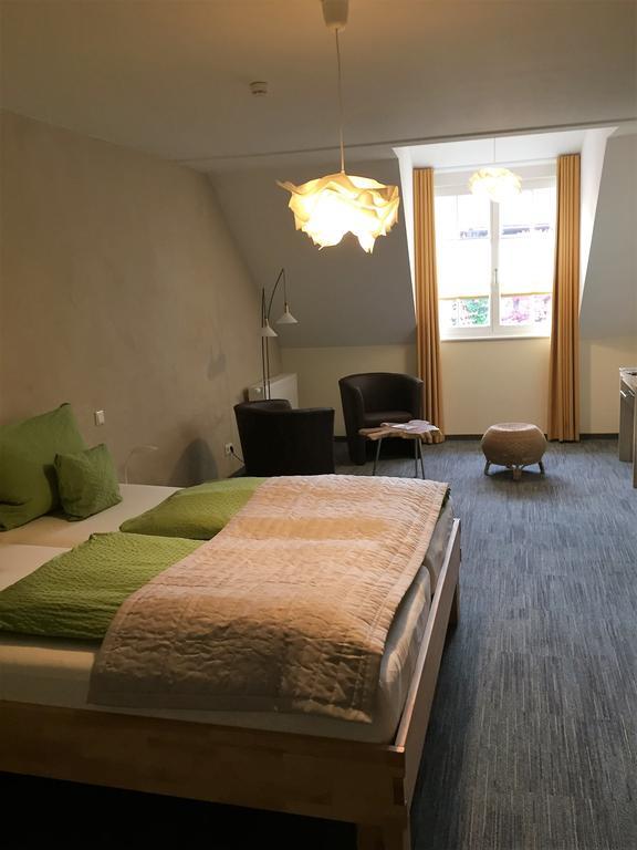 Alter Winzerhof Weisenheim Am Berg E.K. Hotel Ngoại thất bức ảnh