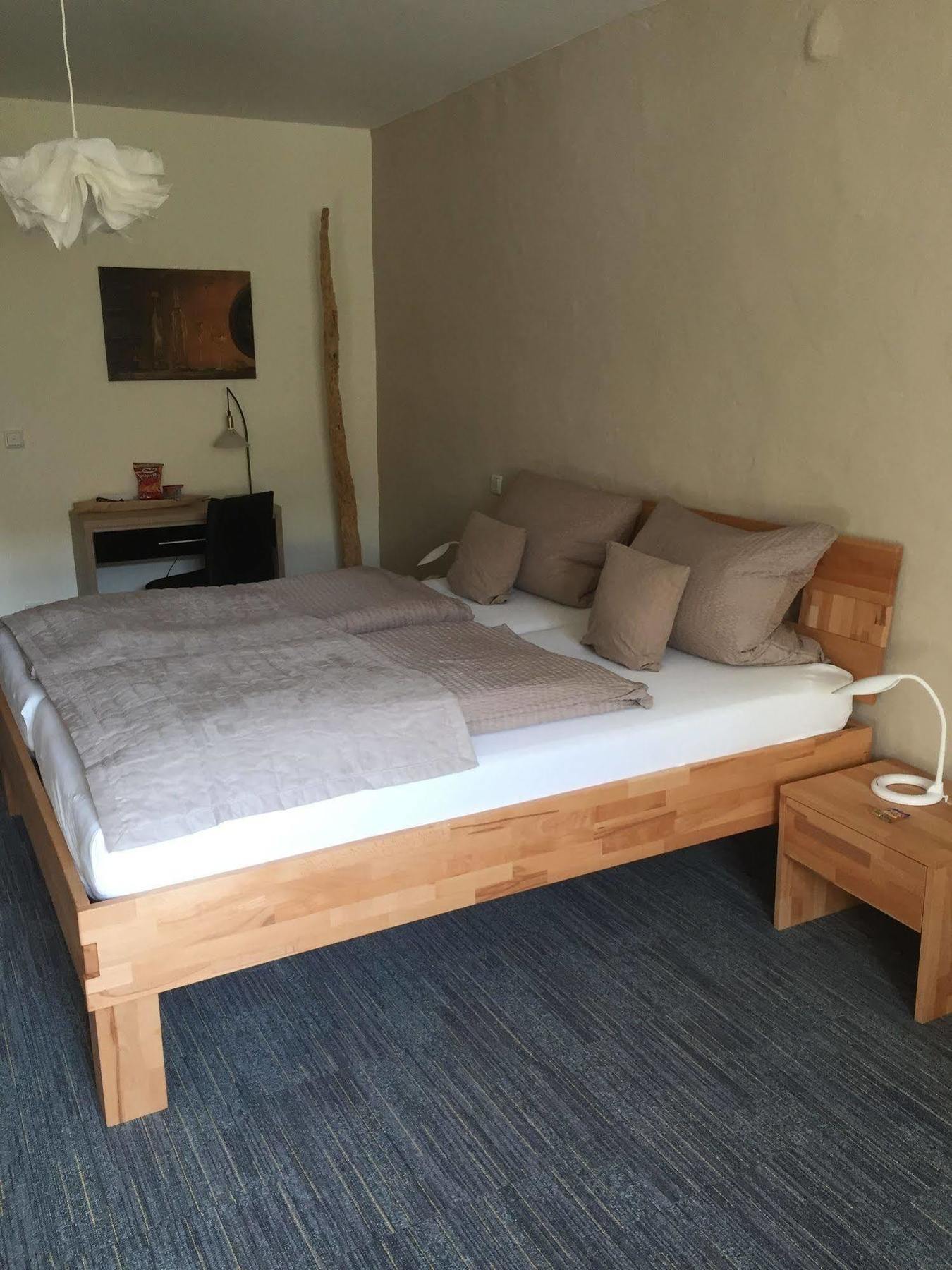 Alter Winzerhof Weisenheim Am Berg E.K. Hotel Ngoại thất bức ảnh