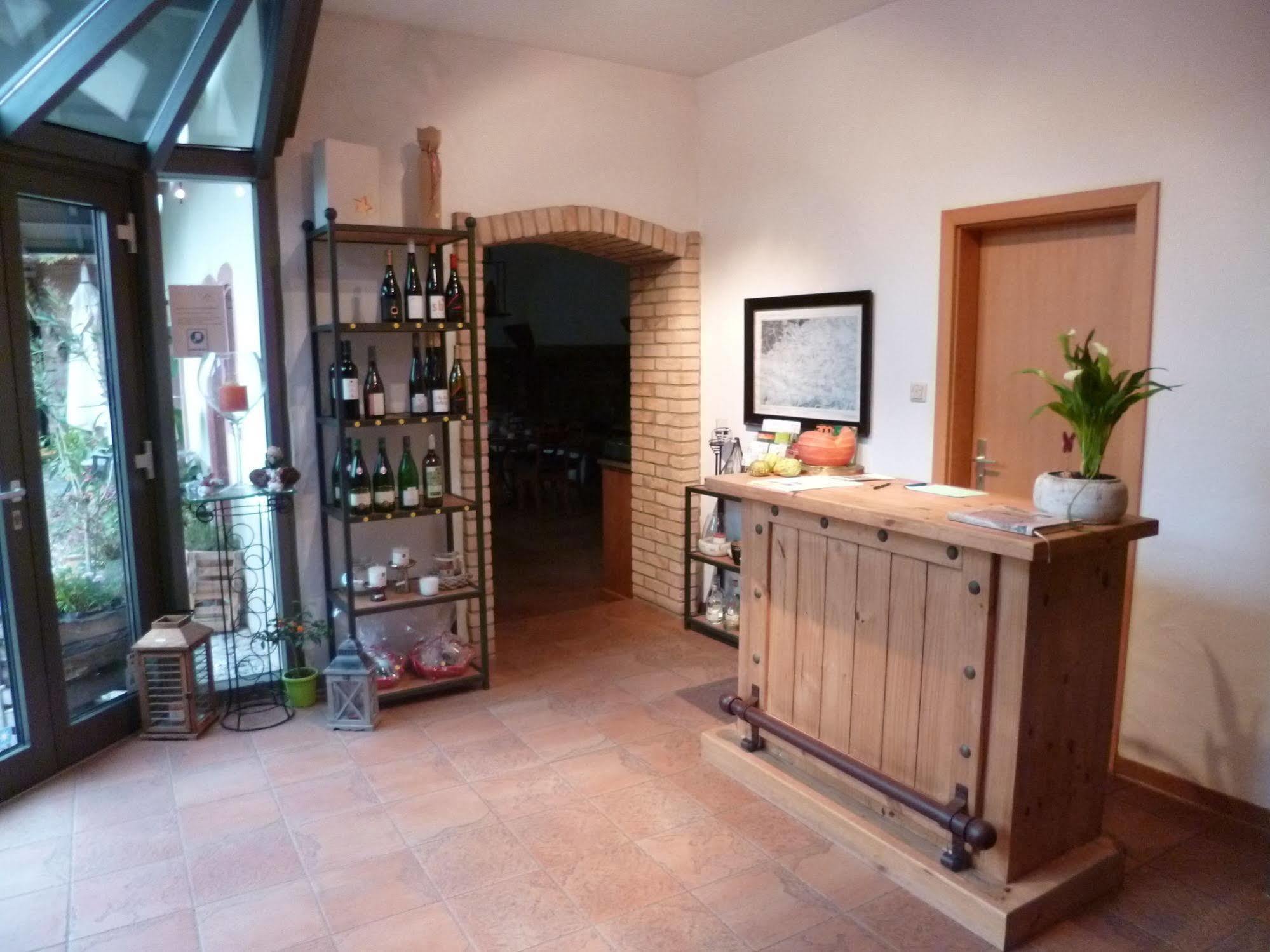 Alter Winzerhof Weisenheim Am Berg E.K. Hotel Ngoại thất bức ảnh