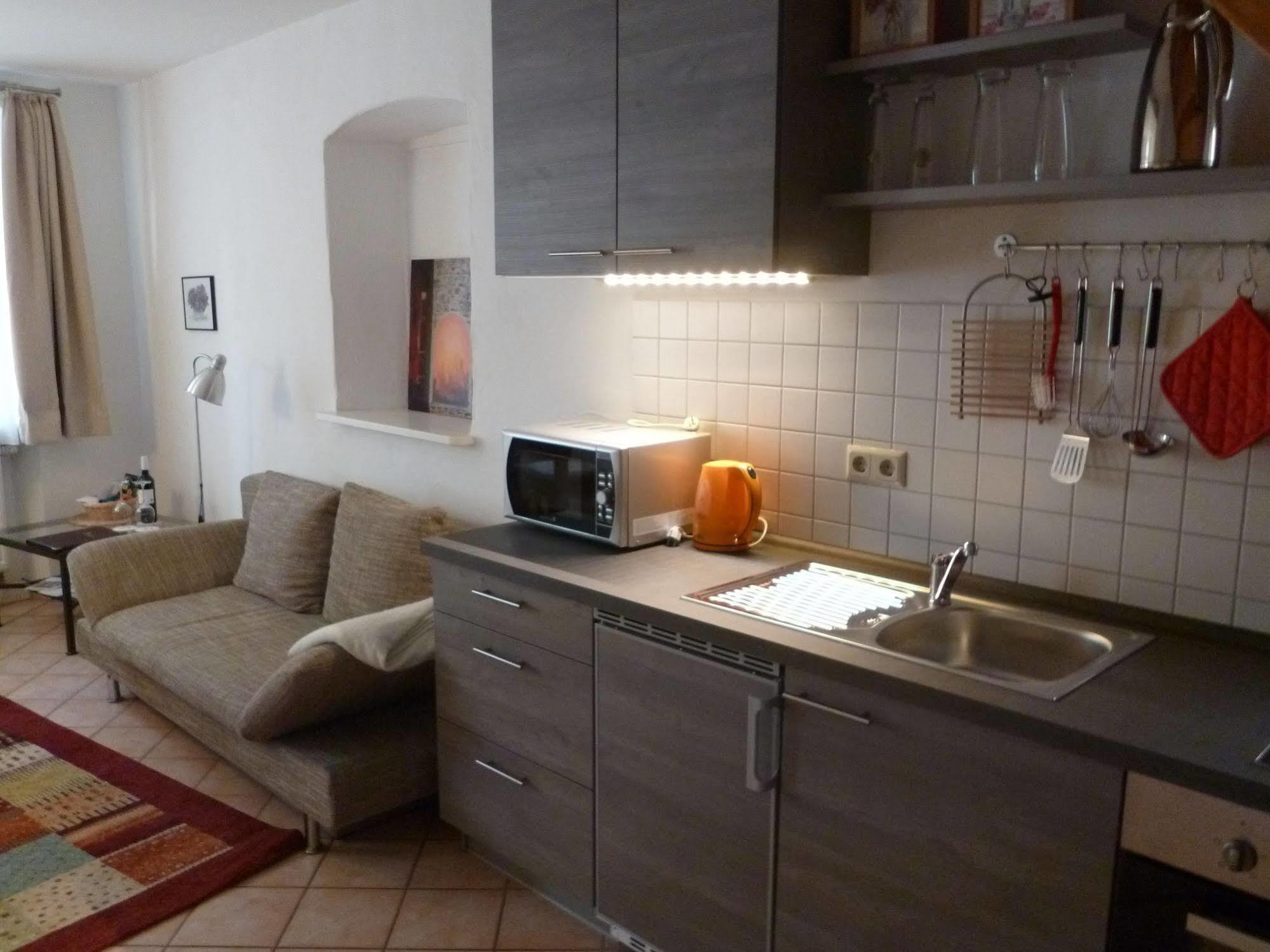 Alter Winzerhof Weisenheim Am Berg E.K. Hotel Ngoại thất bức ảnh