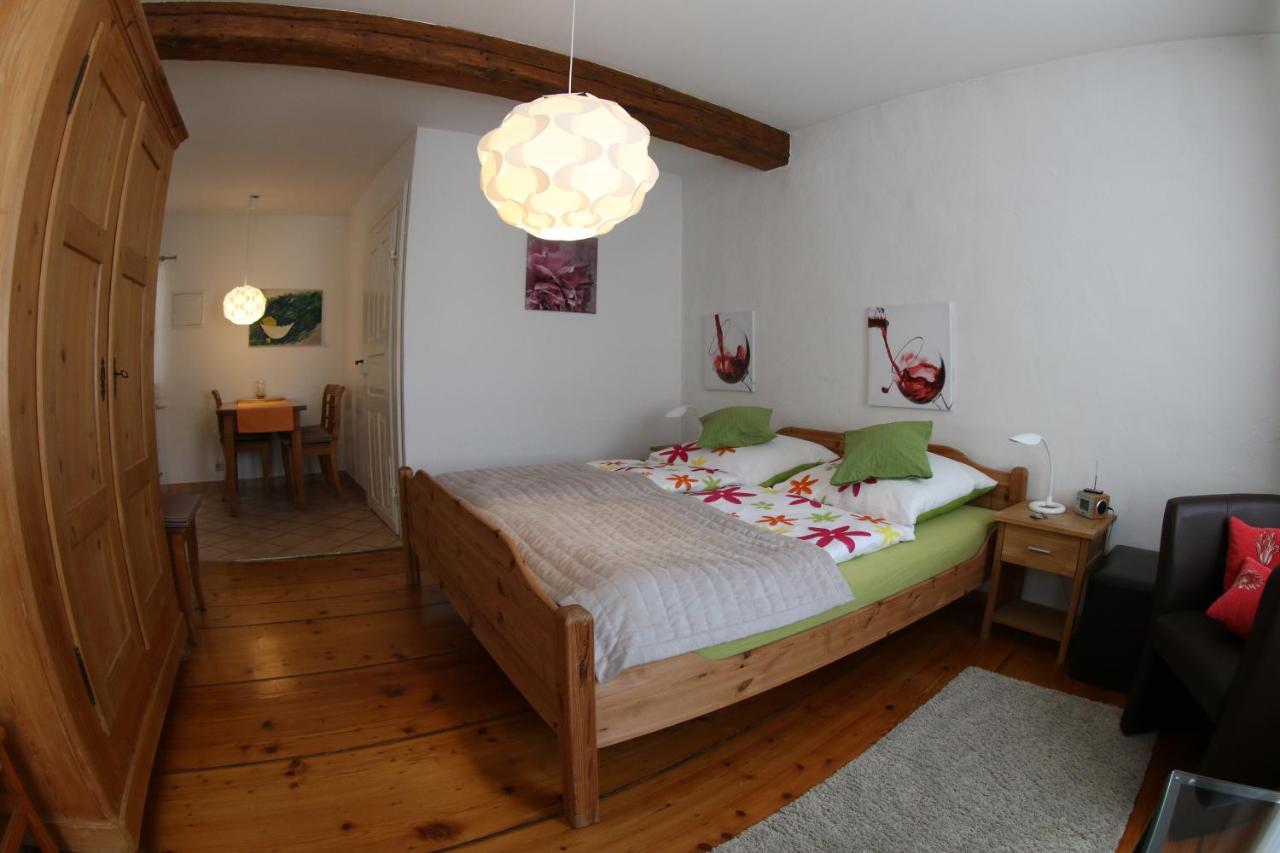 Alter Winzerhof Weisenheim Am Berg E.K. Hotel Ngoại thất bức ảnh