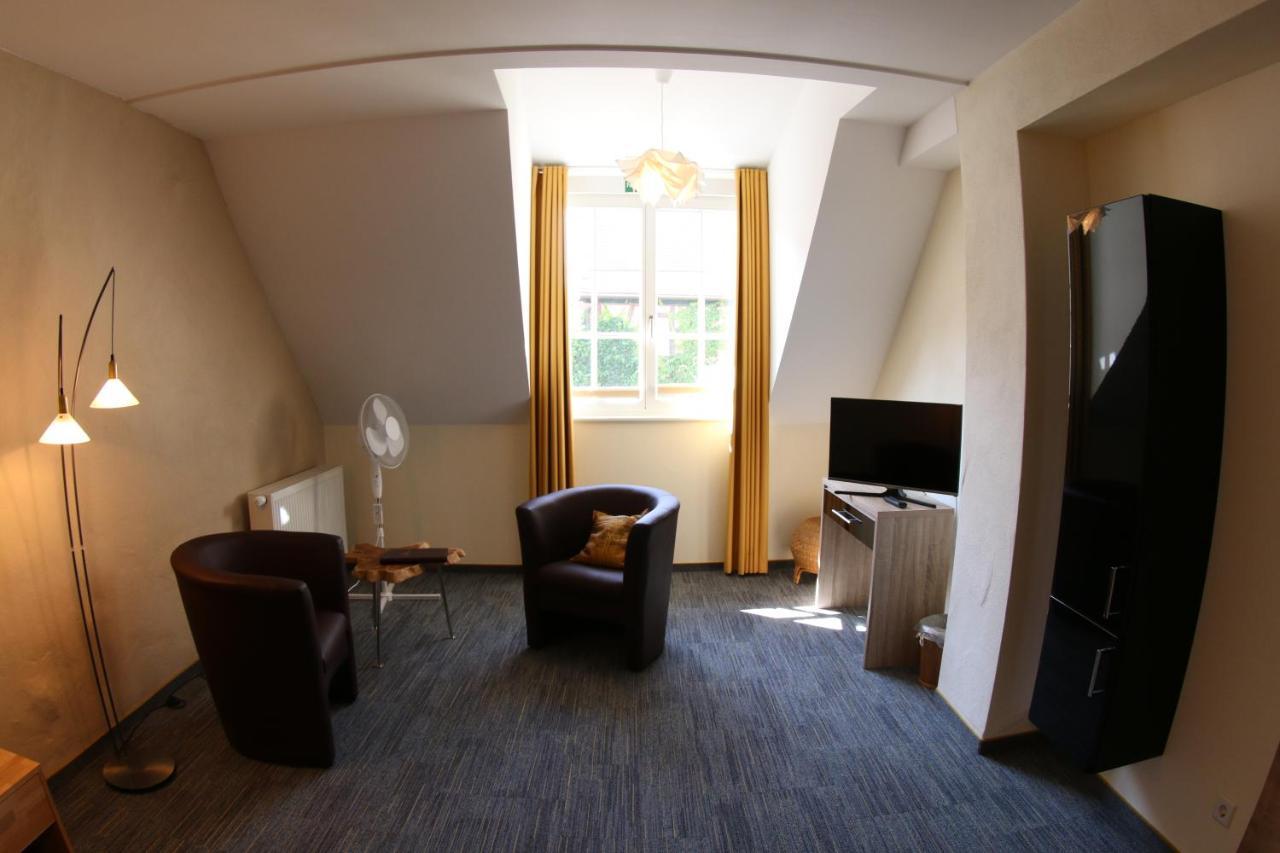 Alter Winzerhof Weisenheim Am Berg E.K. Hotel Ngoại thất bức ảnh